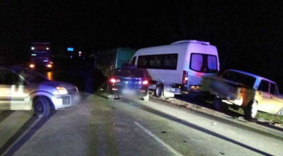 O șoferiță beată criță a provocat un accident în lanț la Dondușeni! Impactul a implicat 4 mașini - Photo