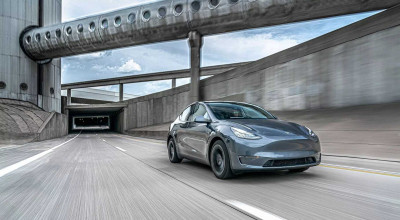 În rând după Apple? Tesla a eliminat din lista de echipamente standard cablul de încărcare a mașinii la rețea staționară - Photo