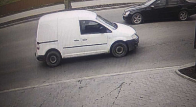 Poliția este în căutarea unui șofer care a tamponat o minoră și a fugit de la fața locului! - Photo