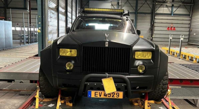 Cel mai extravagant Rolls-Royce! Acest Phantom a fost transformat într-un offroader post-apocaliptic cu șase roți! - Photo