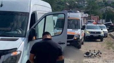 Accident tragic la Colonița! Un copil de numai 9 ani a decedat după ce a ieșit cu bicicleta în drum - Photo