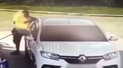 O benzinărie din Rusia a fost incendiată după ce un taximetrist și-a aprins o țigară în timp ce alimenta mașina (VIDEO) - Photo