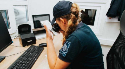 Poliția de frontieră a identificat o șoferiță cu permis de conducere din SUA falsificat! - Photo