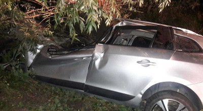 Accident tragic la Hîncești! O tânără fără permis de conducere a decedat după ce a urcat la volan și s-a izbit într-un copac - Photo