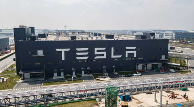 Tesla suspendă producția la uzina din Shanghai din cauza unui nou val de Covid-19! - Photo