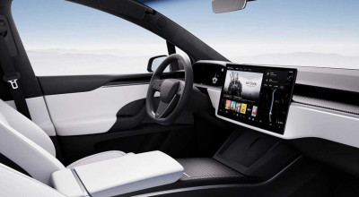 Tesla a reîntors în ofertă volanul rotund. Acesta fiind disponibil pe anumite modele - Photo