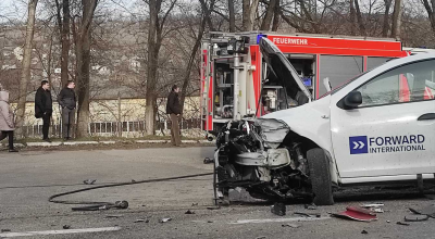Accident grav pe șoseaua Muncești! 4 vehicule au fost avariate - Photo