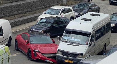 Porsche Taycan VS rutiera Chișinău - Valcineț! Un model electric de performanță a fost avariat în centrul capitalei - Photo