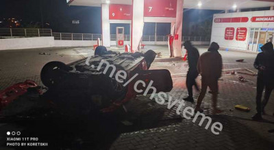 (VIDEO) A intrat cu „calul” în benzinărie. Un Mustang a luat LukOil-ul parțial - Photo