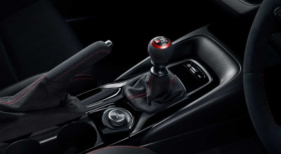 Toyota nu renunță la transmisia manuală! O va include chiar și pe viitoarele modele hibride - Photo