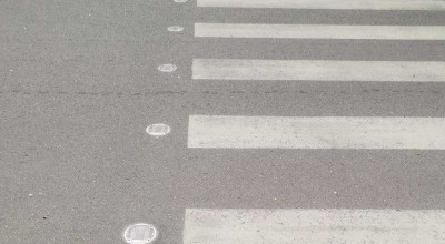 Securizare la un nou nivel! O trecere de pietoni din capitală a fost suplimentată cu butoane fotovoltaice - Photo