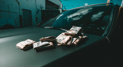 Mașinile mai scumpe de 300.000 lei vor putea fi cumpărate doar prin transfer bancar! Ce propune Ministerul Finanțelor - Photo