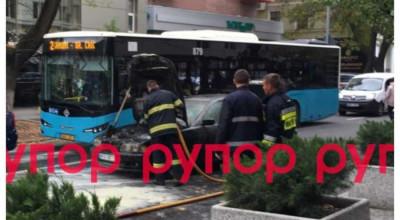 Un BMW a fost cuprins de flăcări, în timp ce staționa în centrul capitalei - Photo