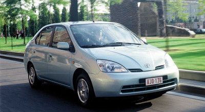 Toyota va recicla bateriile de la modelele hibride vechi și le va utiliza la viitoarele modele Toyota va recicla bateriile de la modelele hibride vechi și le va utiliza la viitoarele modele - Photo