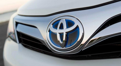 Toyota adoptă o nouă strategie și anunță o emblemă actualizată pentru modelele electrificate Toyota adoptă o nouă strategie și anunță o emblemă actualizată pentru modelele electrificate - Photo