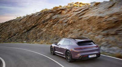 (FOTO) Porsche a prezentat versiunea facelift pentru modelul electric Taycan (FOTO) Porsche a prezentat versiunea facelift pentru modelul electric Taycan - Photo