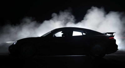 Porsche a dezvăluit un teaser cu o nouă și cea mai puternică versiune a lui Taycan Porsche a dezvăluit un teaser cu o nouă și cea mai puternică versiune a lui Taycan - Photo