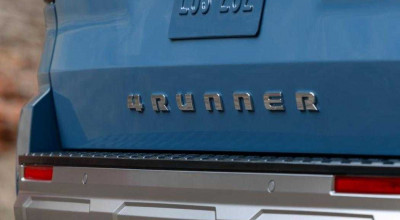 Prima actualizare majoră după 15 ani de pauză! Toyota publică o imagine cu 4Runner Prima actualizare majoră după 15 ani de pauză! Toyota publică o imagine cu 4Runner - Photo