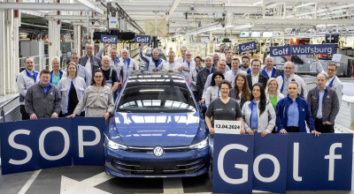 Noul Volkswagen Golf 8 facelift debutează pe linia de asamblare din Wolfsburg Noul Volkswagen Golf 8 facelift debutează pe linia de asamblare din Wolfsburg - Photo