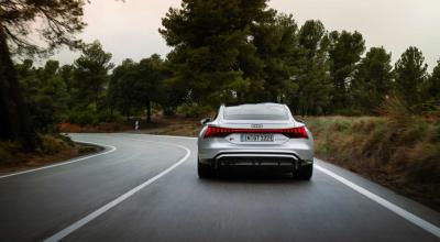 Design revizuit și tehnologii de ultimă generație. Audi lansează un facelift pentru e-tron GT Design revizuit și tehnologii de ultimă generație. Audi lansează un facelift pentru e-tron GT - Photo