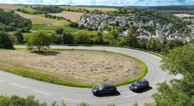 Noul Cayenne va fi disponibil cu 3 tipuri de motorizări: benzină, plug-in hybrid și electric Noul Cayenne va fi disponibil cu 3 tipuri de motorizări: benzină, plug-in hybrid și electric - Photo