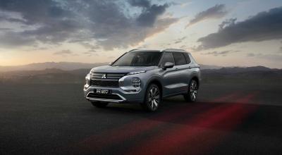 (FOTO) Mitsubishi a prezentat oficial noua generație Outlander PHEV (FOTO) Mitsubishi a prezentat oficial noua generație Outlander PHEV - Photo