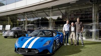 (FOTO) Italienii au dedicat o ediție unicat a modelului MC20, familiei Maserati (FOTO) Italienii au dedicat o ediție unicat a modelului MC20, familiei Maserati - Photo