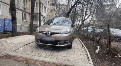 Primăria elimină parcările amenajate ilegal pe teren municipal - Photo