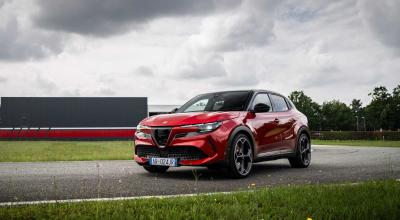 Decizie radicală la Alfa Romeo: italienii renunță să devină o marcă pur electrică din 2027 Decizie radicală la Alfa Romeo: italienii renunță să devină o marcă pur electrică din 2027 - Photo