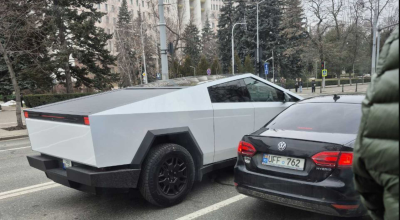 Deja pe drumurile din capitală. Tesla Cybertruck, recent important, surprins pe bd. Ștefan cel Mare Deja pe drumurile din capitală. Tesla Cybertruck, recent important, surprins pe bd. Ștefan cel Mare - Photo