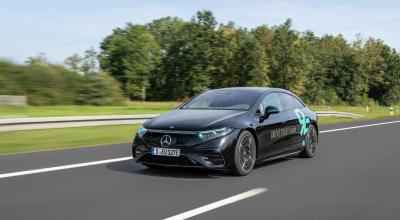 Mercedes-Benz primește undă verde pentru utilizarea farurilor turcoaz pe vehiculele autonome Mercedes-Benz primește undă verde pentru utilizarea farurilor turcoaz pe vehiculele autonome - Photo