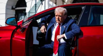 Trump a cumpărat o Tesla Model S, pe care nu o va putea conduce Trump a cumpărat o Tesla Model S, pe care nu o va putea conduce - Photo