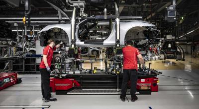 (FOTO) Porsche celebrează 75 de ani de producție la Zuffenhausen (FOTO) Porsche celebrează 75 de ani de producție la Zuffenhausen - Photo