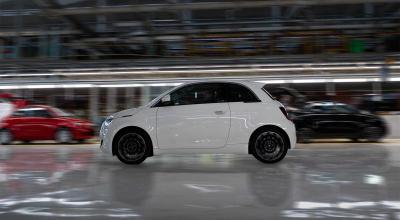 Fiat 500 Ibrida: primele imagini oficiale și detalii despre viitorul model hibrid produs la Torino Fiat 500 Ibrida: primele imagini oficiale și detalii despre viitorul model hibrid produs la Torino - Photo