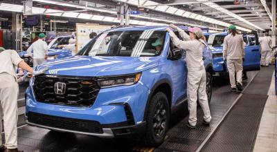 Honda schimbă direcția: taie miliarde din planurile pentru electrice și mizează pe hibride pe benzină Honda schimbă direcția: taie miliarde din planurile pentru electrice și mizează pe hibride pe benzină - Photo