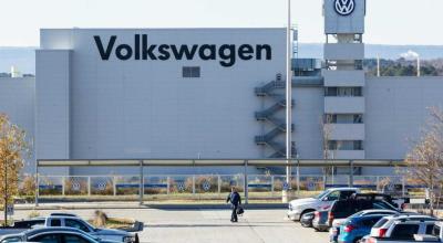 Volkswagen pregătește investiții majore în SUA și negociază eliminarea tarifelor vamale de 25% Volkswagen pregătește investiții majore în SUA și negociază eliminarea tarifelor vamale de 25% - Photo