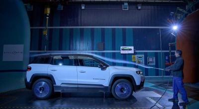 Noul Jeep Compass debutează în Europa. SUV compact cu design aerodinamic și opțiuni electrificate promițătoare Noul Jeep Compass debutează în Europa. SUV compact cu design aerodinamic și opțiuni electrificate promițătoare - Photo