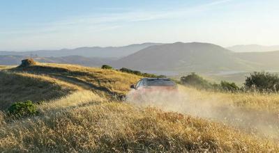 Subaru dezvăluie primul teaser al noului SUV electric Uncharted, un model dezvoltat în parteneriat cu Toyota - Photo