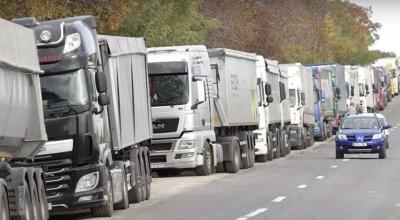 Transportatorii care vor ieși din Republica Moldova prin PTF Leușeni, se vor programa în rând electronic - Photo
