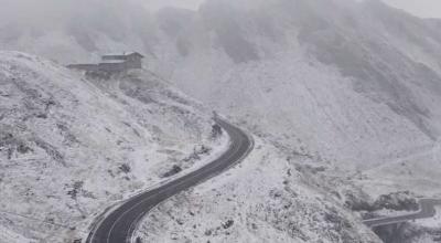 Iarnă timpurie în Carpați: Transalpina închisă, iar pe Transfăgărășan se circulă cu dificultate Iarnă timpurie în Carpați: Transalpina închisă, iar pe Transfăgărășan se circulă cu dificultate - Photo