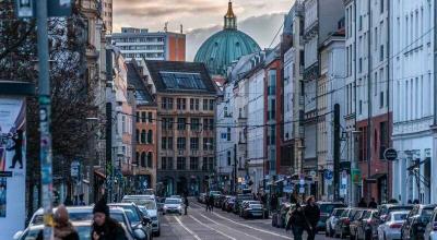 Locuitorii din Berlin ar putea circula cu propriul automobil doar 12 zile pe an. A fost propusă o nouă inițiativă spre aprobare Locuitorii din Berlin ar putea circula cu propriul automobil doar 12 zile pe an. A fost propusă o nouă inițiativă spre aprobare - Photo