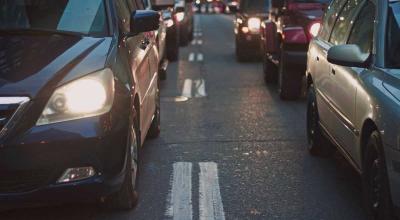 De mâine, șoferii sunt obligați să circule cu farurile aprinse și ziua. Cum poți fi sancționat dacă ignori regula De mâine, șoferii sunt obligați să circule cu farurile aprinse și ziua. Cum poți fi sancționat dacă ignori regula - Photo