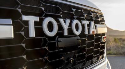 Toyota recheamă în service peste un milion de automobile. S-a depistat o problemă software - Photo