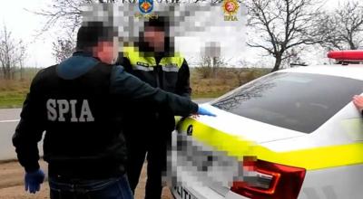 2 agenți de patrulare sunt bănuiți de corupere pasivă, după ce au cerut mită de la un șofer - Photo