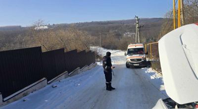 2 ambulanțe, blocate pe drumurile din țară. IGSU a intervenit pentru tractare - Photo