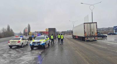 Trasee închise, circulație sistată și tot mai multe mașini blocate. Care este situația pe drumurile din țară - Photo