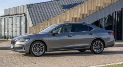 Skoda Superb primește o nouă versiune plug-in hybrid de top, cu 272 CP - Photo