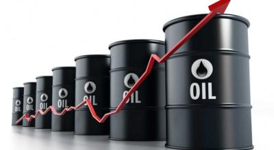 Petrolul a depășit pragul de 100 de dolari pe baril pe fondul tensiunilor din Orientul Mijlociu - Photo