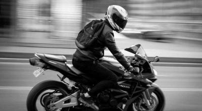 Un motociclist a fost amendat cu 140.000 lei. A fost găsit vinovat de mai multe încălcări - Photo