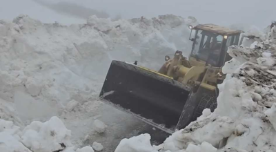 Stratul de zăpadă pe Transfăgărășan are peste 5 metri. A fost înregistrat cel mai mare culoar de avalanșă pe traseu - Photo